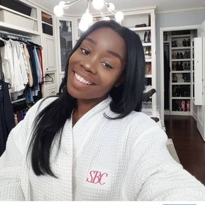 Mom turned to vlogger (not for sale)